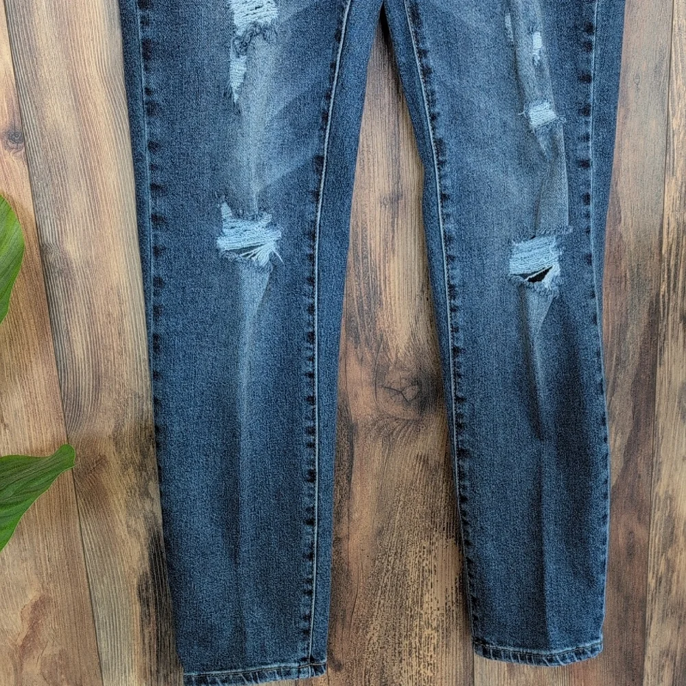 Grace & Lace Straight Leg Dark Wash Distressed High Rise Jeans 8            C183